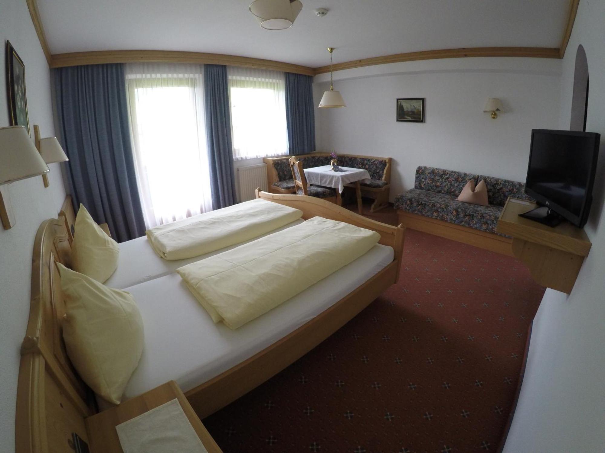 Gaestehaus Alpenland Tux Habitación foto