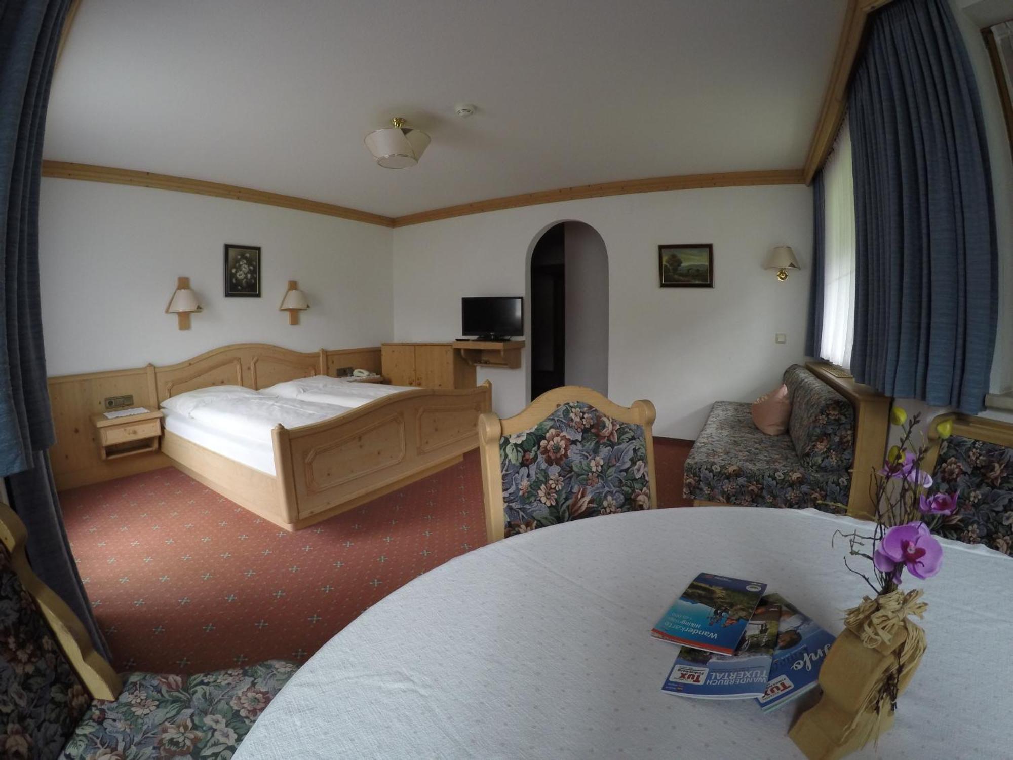 Gaestehaus Alpenland Tux Habitación foto