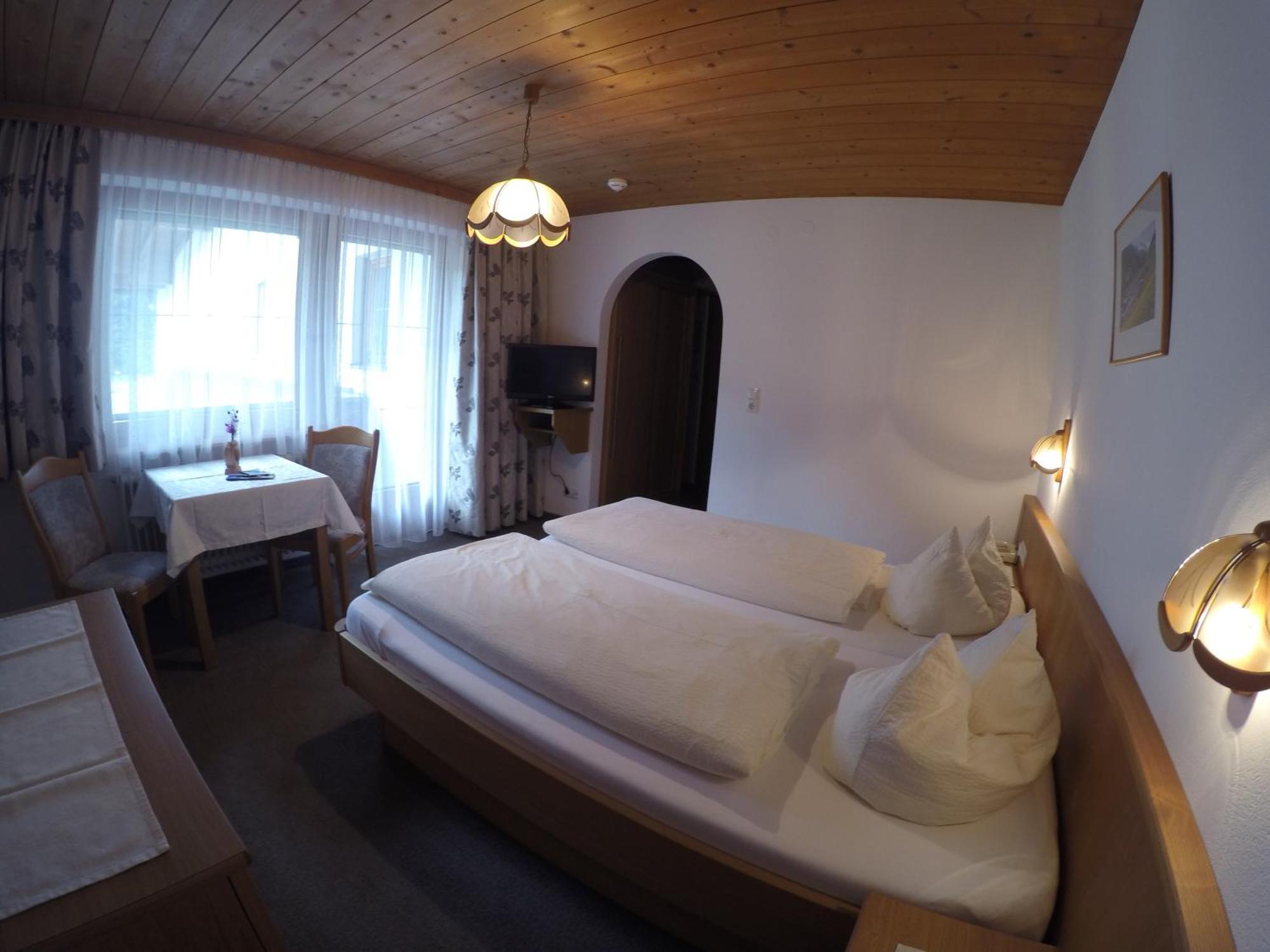 Gaestehaus Alpenland Tux Habitación foto