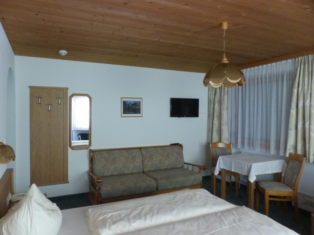 Gaestehaus Alpenland Tux Habitación foto