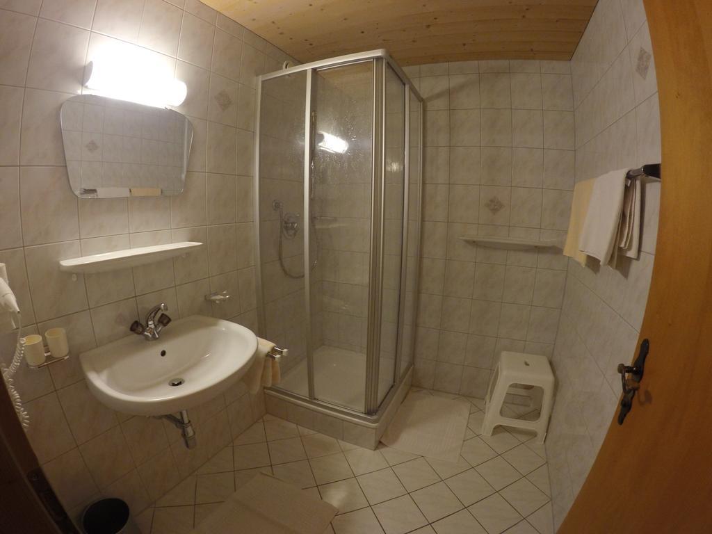 Gaestehaus Alpenland Tux Habitación foto